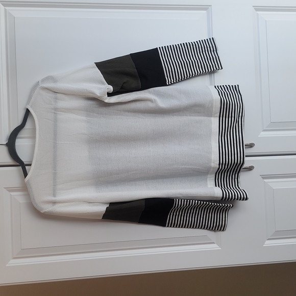 NWOT Colorblock Mixed Print Thermal Top Women's Size Large - Picture 7 of 8